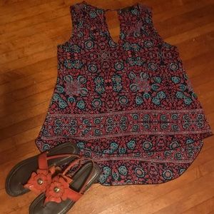 Gorgeous flowy flowered tank